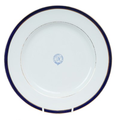 Lot 163 - H.M. King George V, scarce Copeland Spode Royal dinner plate from Cranbourne Tower in Windsor Great Park, with central GRV cipher within garter and 'Cranbourne Tower', Copeland and T.Goode &...