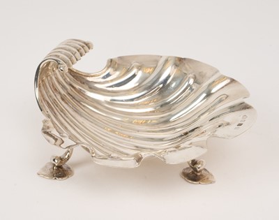 Lot 560 - Silver shell shaped butter dish by Elkington and Co.