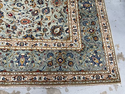 Lot 1743 - Good Kashan carpet