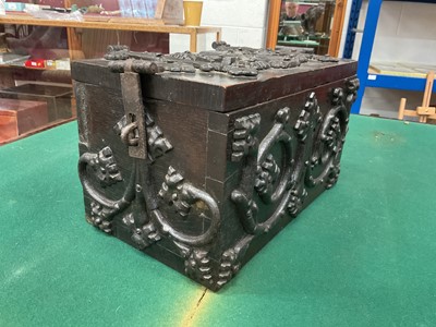 Lot 970 - Late 17th / early 18th century offertory box