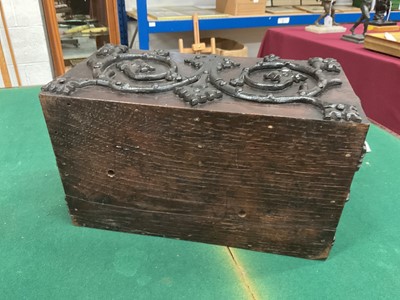 Lot 970 - Late 17th / early 18th century offertory box