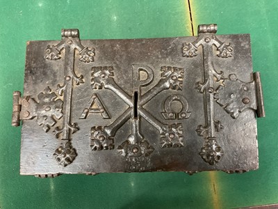 Lot 970 - Late 17th / early 18th century offertory box