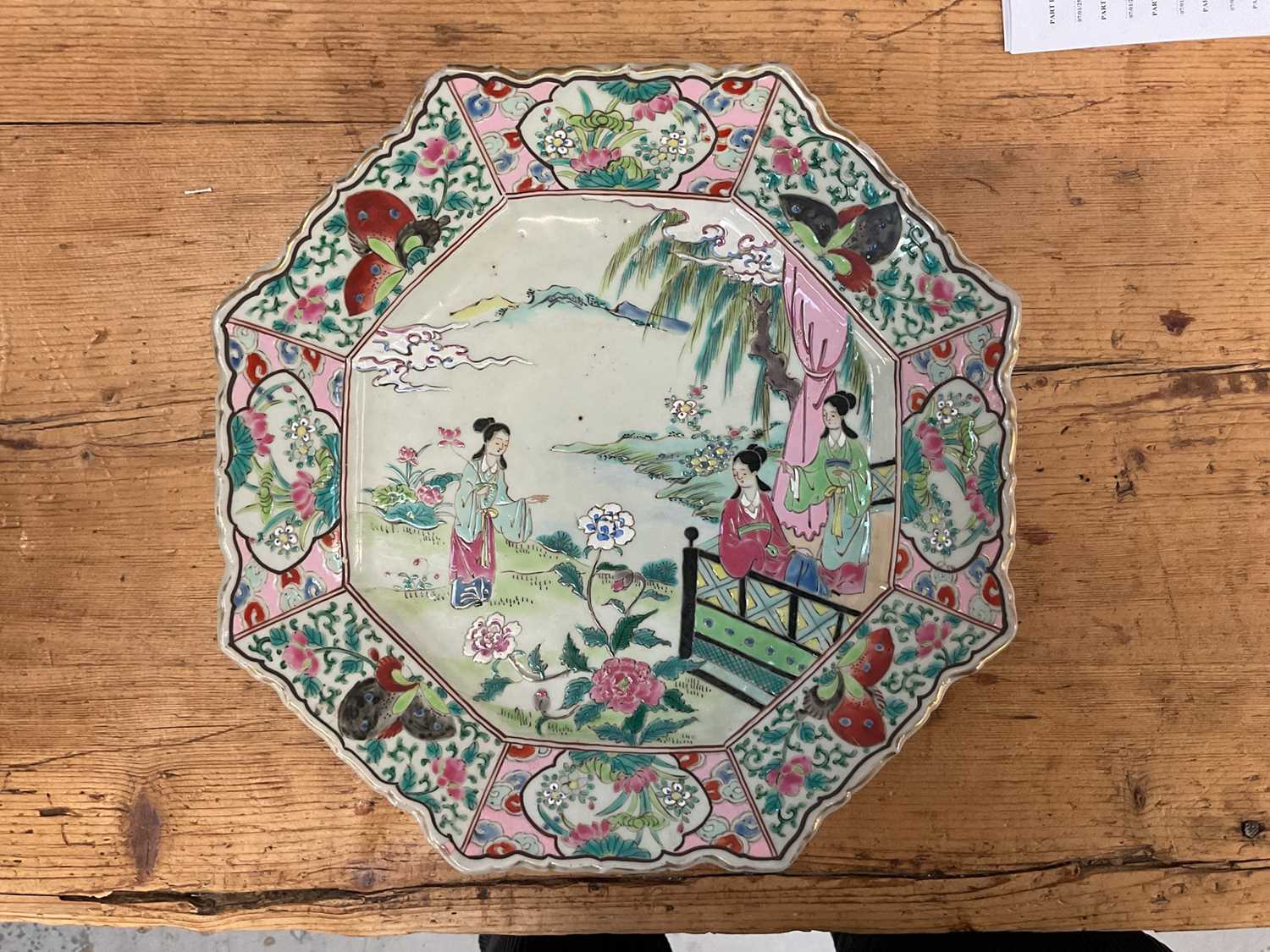 Lot 17 - 19th century Japanese porcelain dish