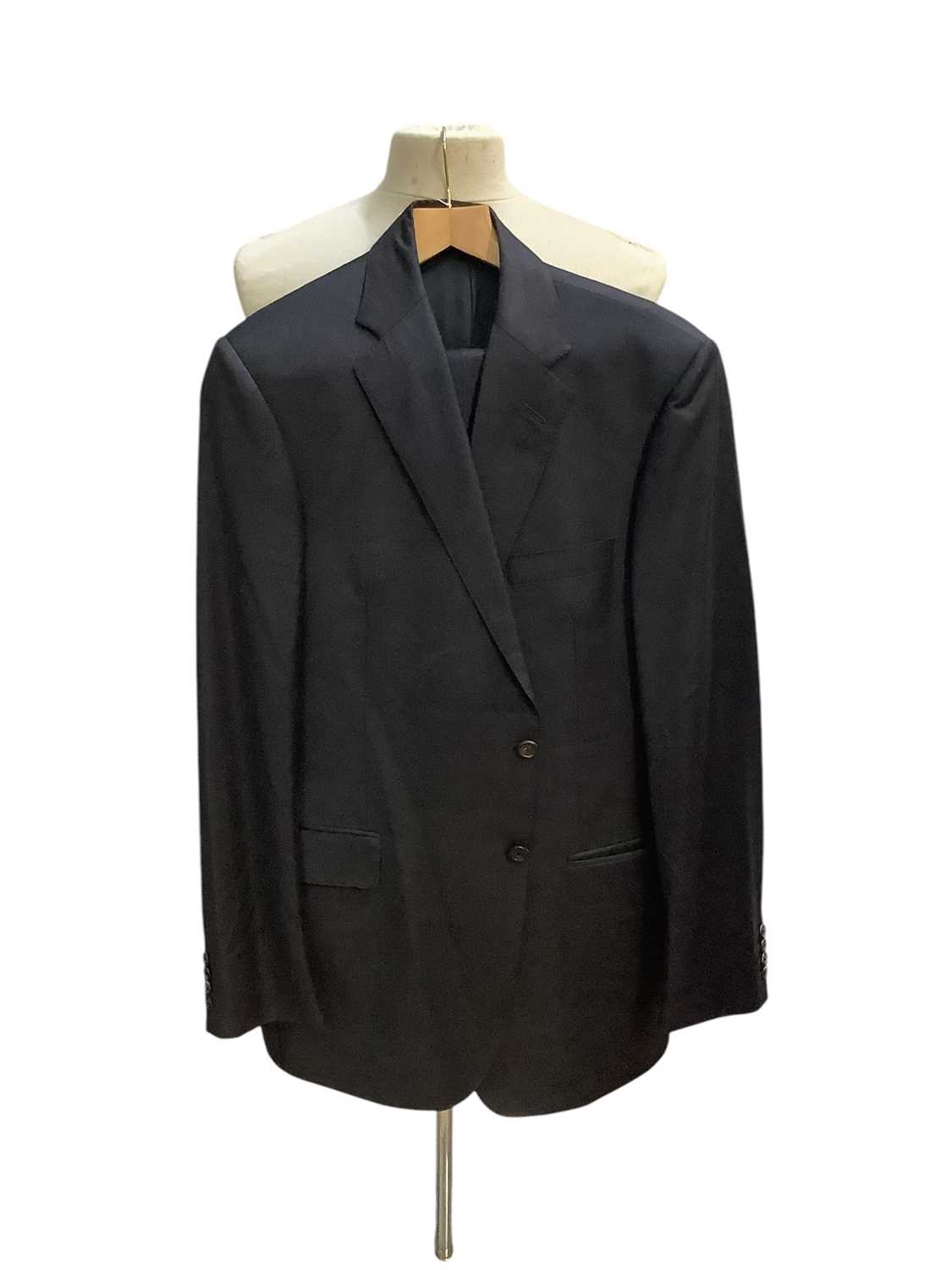 Lot 2120 - Ede & Ravenscroft wool and cashmere two piece suit in charcoal grey. Trousers have turn-ups. Jackett 44 L trousers 38 L.
