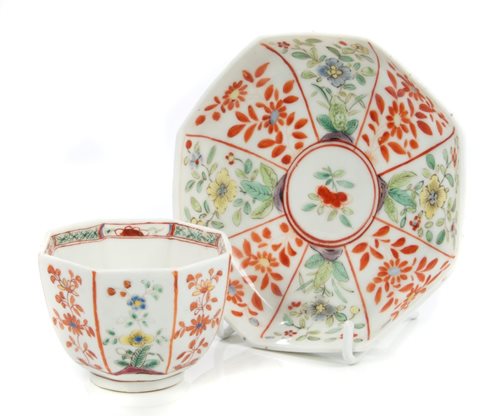 Lot 192 - A Chelsea small octagonal tea bowl and saucer,...