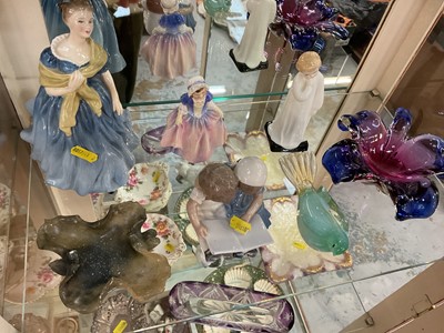 Lot 118 - Selection of ornaments