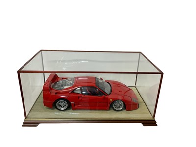 Lot 158 - Finely modelled Pocher 1:12 scale Ferrari F40 diecast model in purpose made glass display case.