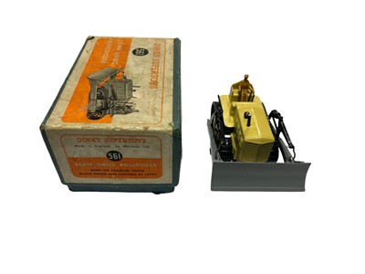 Lot Dinky boxed selection refuse wagon No. 978, Coles crane No. 971, 20 ton lorry mounted crane 'Coles; No. 972, Blaw Knox bulldozer No. 561 (4)