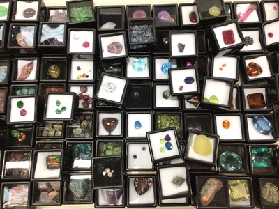 Lot 27 - Collection of unmounted semi-precious gem stones and crystals including turquoise, agate, amethyst, tigers eye, rose quartz, black tourmaline, aventurine, labradorite etc, together with a boxed...