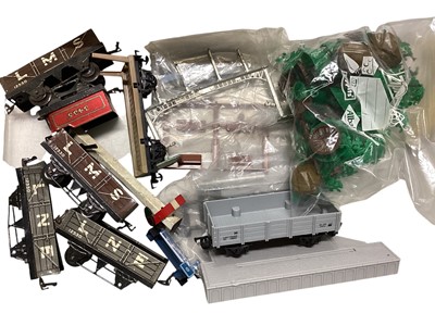 Lot 1972 - Hornby O Gauge clockwork tin plate locomotives and one tender, plus wagons & O Gauge American style locomotive