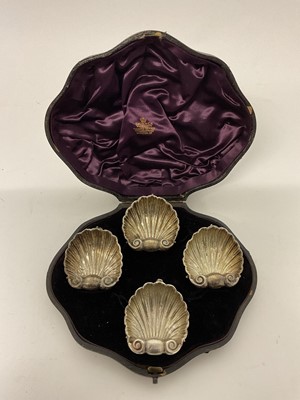 Lot 28 - Cased set of Victorian silver salts