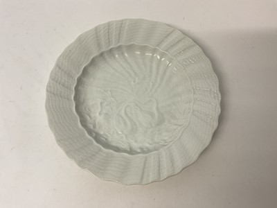 Lot 113 - Meissen Swan service style dish