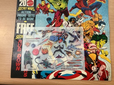 Lot 1620 - Marvel Comics (1985) Marvel Super Heroes Secret Wars British fortnightly comic #1-7 #9- 20 #23 #24 to include all free gifts