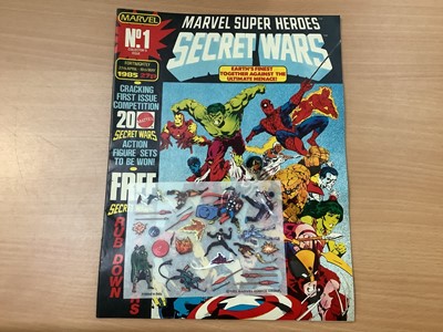 Lot 1620 - Marvel Comics (1985) Marvel Super Heroes Secret Wars British fortnightly comic #1-7 #9- 20 #23 #24 to include all free gifts