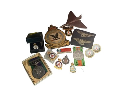 Lot 740 - Elizabeth II General Service medal (Post 1962 type) with Borneo clasp named to CPL. G. Scott. (682143) RAF, together with box of issue, Second World War Defence medal and various badges.