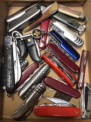 Lot 783 - Collection of various penknives