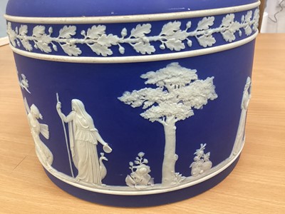 Lot 16 - 19th century Wedgwood jasperware cheese dome and cover