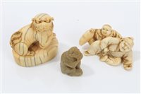 Lot 1085 - 19th century Japanese carved ivory netsuke -...