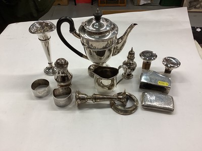 Lot 1065 - Group of silver items to include a neoclassical urn-shape coffee pot (London 1911), Edwardian silver cream jug, napkin rings etc