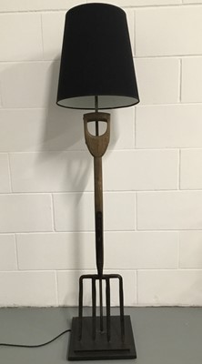 Lot 1 - Vintage garden fork standard lamp, 120cm without shade, base 30.5cm square