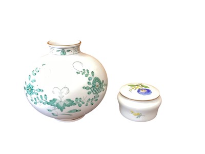 Lot 1260 - Meissen porcelain vase and a Meissen porcelain trinket pot and cover (2)