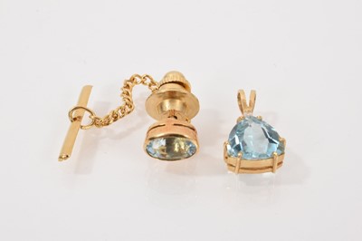 Lot 231 - 14ct gold aquamarine and diamond set pendant, together with a 14ct gold aquamarine stud (2)