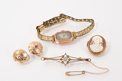 Lot 183 - Group of gold and yellow metal jewellery