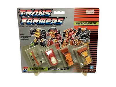 Lot Hasbro Transformers (c1987) Sparkabot Autobot Sizzle, Fizzle & Guzzle, No.5859, plus Autobot Construction Patrol No.5544 & Bumblebee together with HG Toys Robots in Disguise Clip On, all...