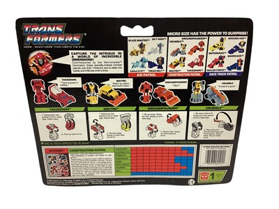Lot 1701 - Hasbro Transformers (c1987) Sparkabot Autobot Sizzle, Fizzle & Guzzle, No.5859, plus Autobot Construction Patrol No.5544 & Bumblebee together with HG Toys Robots in Disguise Clip On, all...