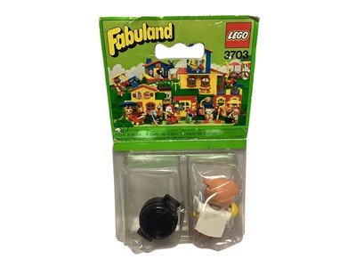 Lot 1723 - Legoland (c1986) Minfigs Space pack, sealed box No.6702 & Fabuland Peter Pig the cook set No.3703 (2)