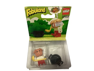 Lot 1723 - Legoland (c1986) Minfigs Space pack, sealed box No.6702 & Fabuland Peter Pig the cook set No.3703 (2)