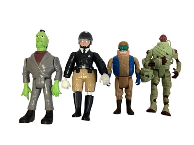 Lot 1724 - Kenner Real Ghostbusters loose action figures including Tombstone Tackle, Quasimado, Zombie, Wolf, Dracula, Mummy Monster, Bad to the Bone and others including mini traps (1)