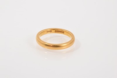 Lot 248 - 22ct gold wedding ring