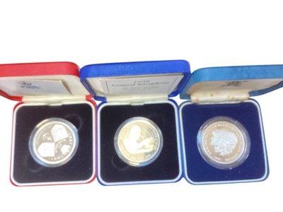 Lot 544 - G.B. - Royal Mint silver proof coins to include Britannia 20 Pence 2001, U.K. One Pound 1983, 1984, Fifty Pence 'Single Market' 1992-93, 'NHS' 1998, 'Second World War' 1995, 1997, Two Pounds 'A...