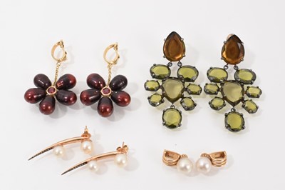 Lot 275 - Pair of red coloured cultured pearl flower head pendant drop earrings in yellow metal setting stamped 750, together with two other pairs of cultured pearl earrings and a pair of silver mounted l...