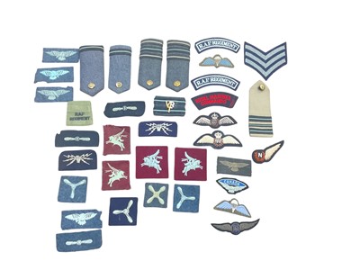 Lot 768 - Group of various RAF cloth badges together with Parachute Regiment badges and others (1 box).