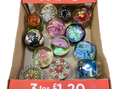 Lot 1290 - Collection of glass paperweights