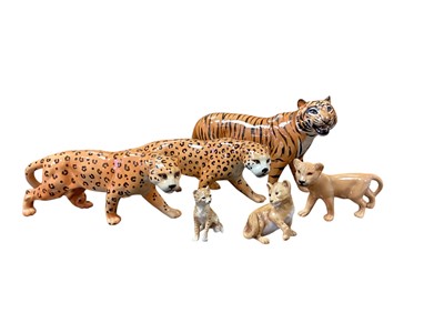 Lot 1268 - Collection of six Beswick leopards and tigers