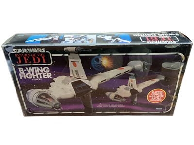 Lot Kenner (c1984) Stars Wars Return of the Jedi B-Wing Fighter, original internal packaging & documentation, boxed (worn to edges) in DC Protector packaging, No.71370 (1)