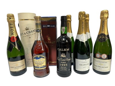 Lot 212 - Five bottles of champagne to include Moët & Chandon, Searcys Brut (3) and Louis Delaunay, together with a bottle of Calem LBV 1995 port and one other bottle (7)