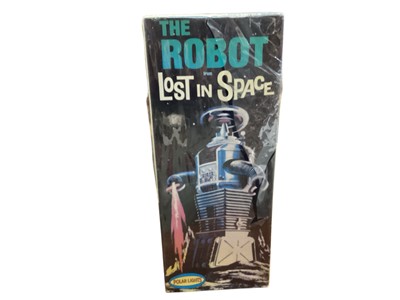 Lot 690 - The Robot from Lost in Space model kit