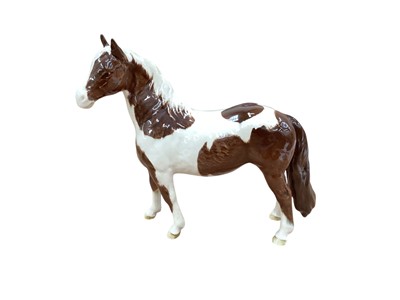 Lot 1295 - Beswick Pinto Pony, Skewbald, designed by Arthur Gredington