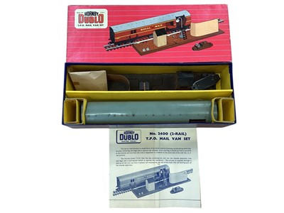 Lot Railway Hornby Dublo boxed selection of carriages, coaches & wagons, TPO mail van set, carriages & 1 Exley (Qty)