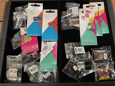Lot 2601 - Extensive collection of London 2012 Olympic related memorabilia to include large collection of Olympic enamel badges, two limited edition enamel plaques by Charles Fazzino, in original tin boxes...