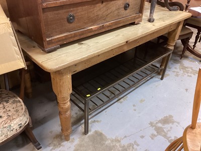 Lot 1290 - Antique pine kitchen table.