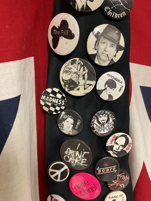 Lot 2595 - Collection of Zacron pin badges