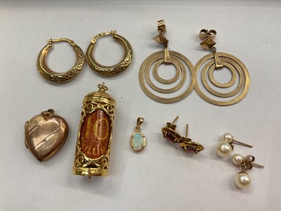 Lot 1000 - Group of gold jewellery