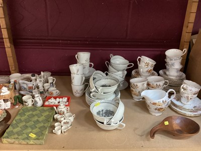 Lot 652 - Quantity of china, glass and sundries