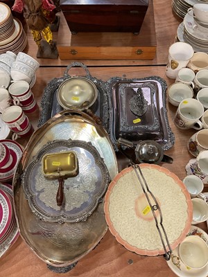 Lot 409 - Silver plated wares, including a Worcester Bon Bon stand, entree dish and cover, trays