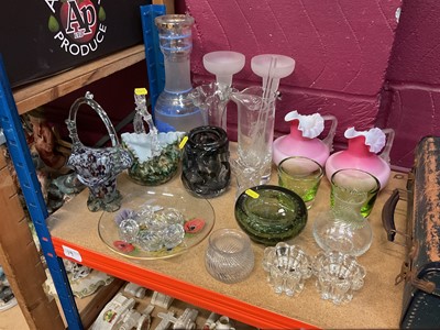 Lot 724 - Group of Whitefriars vases and other glassware